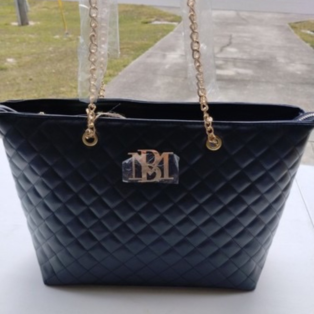 Flash Sale - Badgley Mischka Elegant Black Quilted Chain Strap Large Tote Bag - Picture 2 of 7
